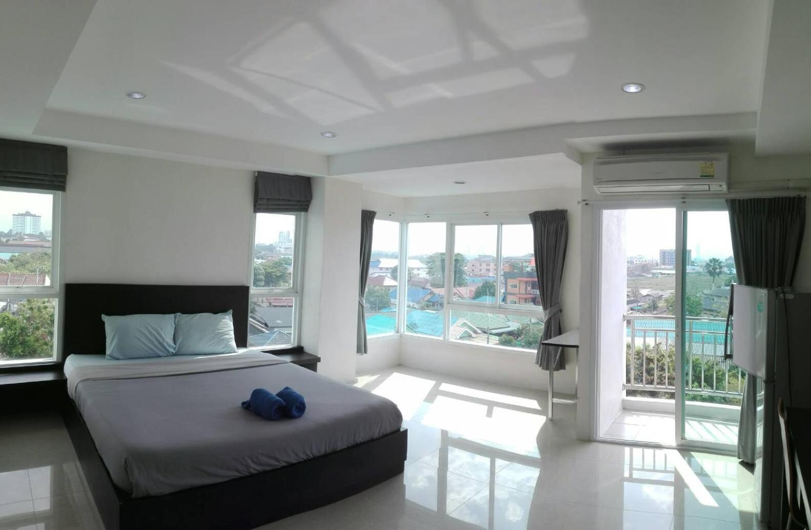 Aparthotel The Precious HHQ Exterior foto